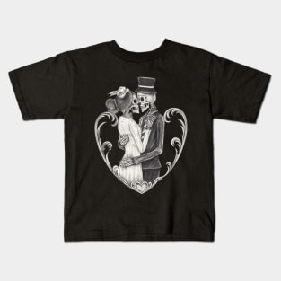 Skeletons loves couple wedding. Kids T-Shirt